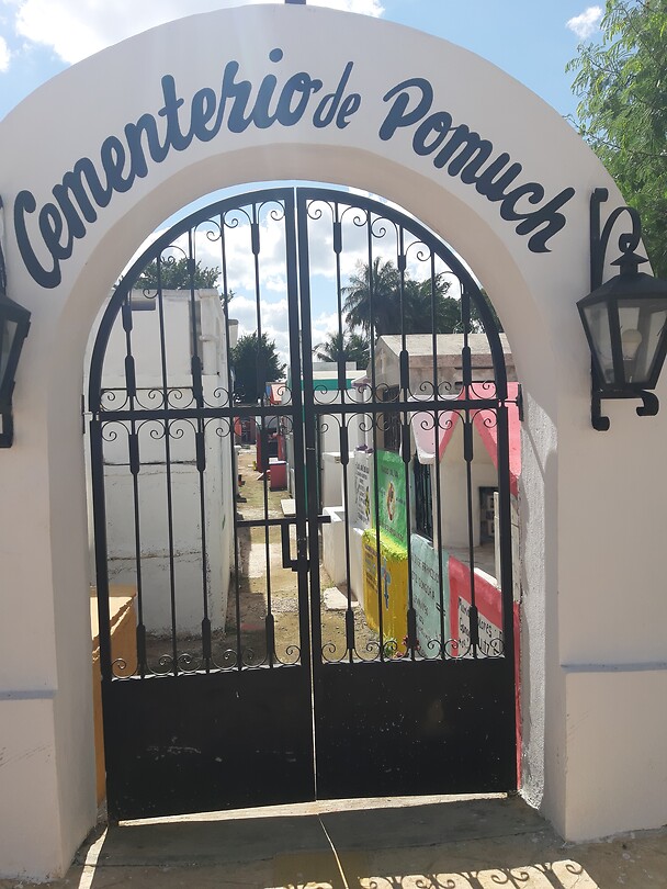 Kerkhof Pomuch