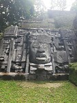 Pyramide met de Maskers