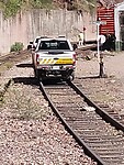 Auto op het spoor