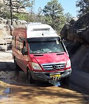 Auto door de kloof