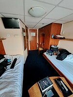 De hut met de bedden klaar om te slapen