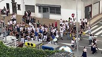 Feestende jongeren