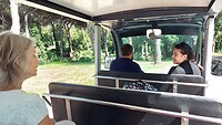 We worden met bagage naar de lodge gebracht