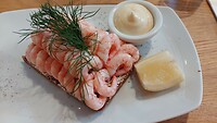 Smørrebrød räkor i trängsel