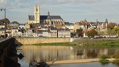 2010-11-04-020-FR-Nevers-M-Cathedral-E-La-Loire