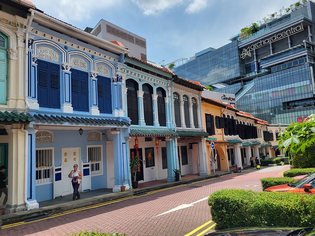 Shophouses, hey ziet er heel kleurig uit.