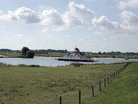 Met het Wijkse Veer over de Lek