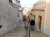Struinen door de steile straatjes van Lissabon