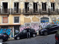 Struinen door de steile straatjes van Lissabon