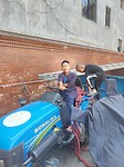 Nabin op de trekker bij de vijvers