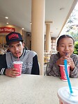 Met Sudip en Chhechi bij G-cafe