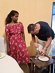 Koken en eten bij tamilfamilie