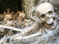 skeletten van de vissers