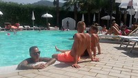 zwembad bij hotel