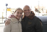 Ernst (mijn vader) kwam mij uitzwaaien bij de bus