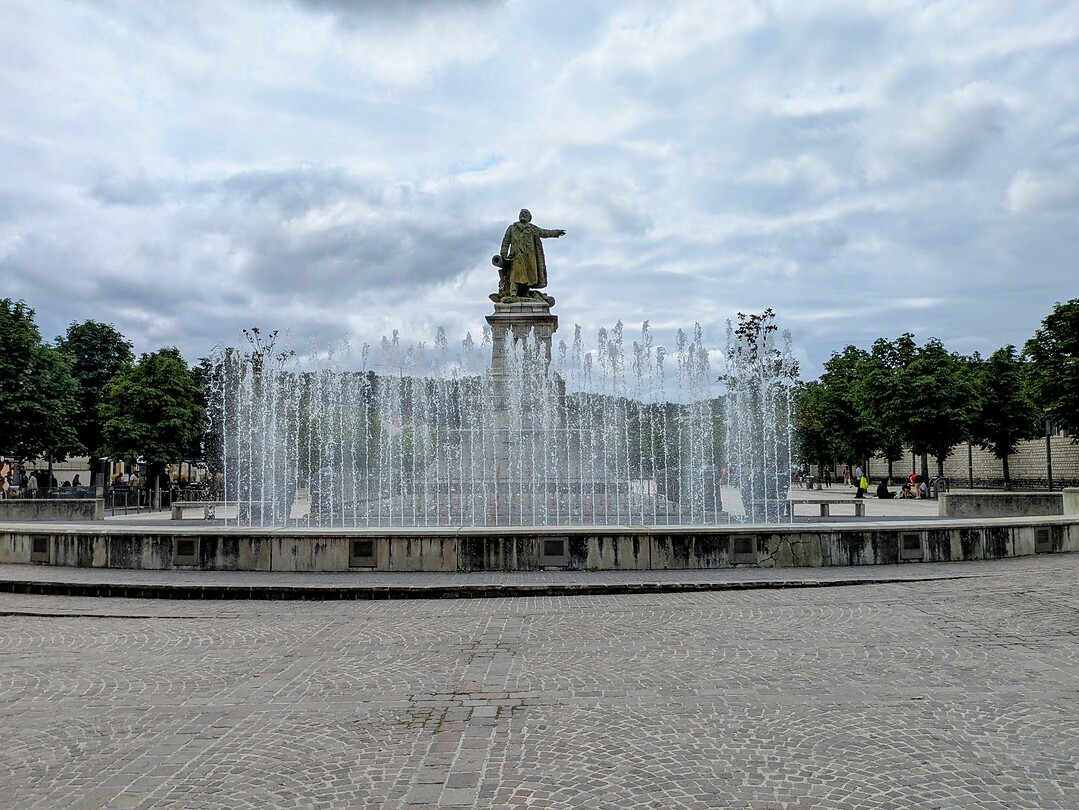 1000012562