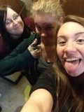 paige en bethany in musical practice