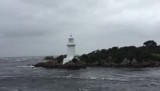 Varen door Hells Gate in de haven van Strahan