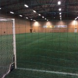 Een indoor kunstgrasveld