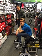 Shoppen in een grote sportzaak