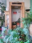 Oude telefooncel in de lobby van het hotel