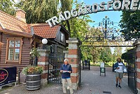 En daar is de plaatselijke gids weer