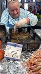 trim. Garnalen vrouwtje in Halle de poisson La Trinité sur Mer