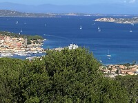 Palau links op de foto