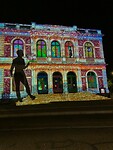 veel gebouwen waren verlicht in Chartres