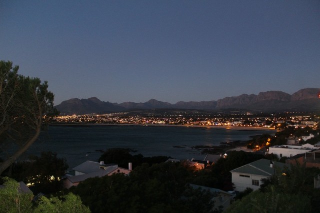 Avond valt over Gordons Bay
