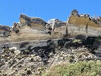 Nazaré, overhellende rotspartijen