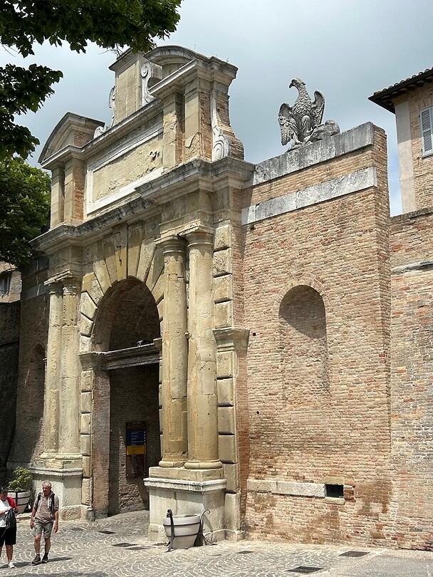 Poort Urbino
