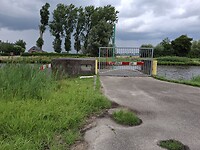 De route gaat aan de overkant verder....