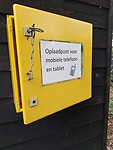 Telefoonlaadplek op de camping