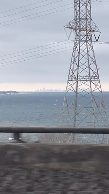 Kijk in de verte: Toronto!😍