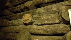 Met hout gestut