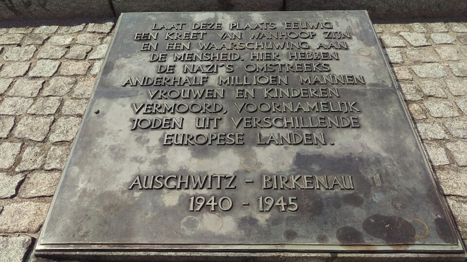 Tekst in alle talen die in het kamp gesproken zijn (24)