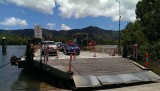 Over de Daintree River, hier start krokodillen- en cassowarieland