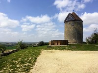 Molen omgebouwd tot vakantiehuis met zwembad