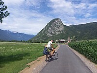 Hier is de weg nog plat, maar na elke hoek; recht omhoog / omlaag!