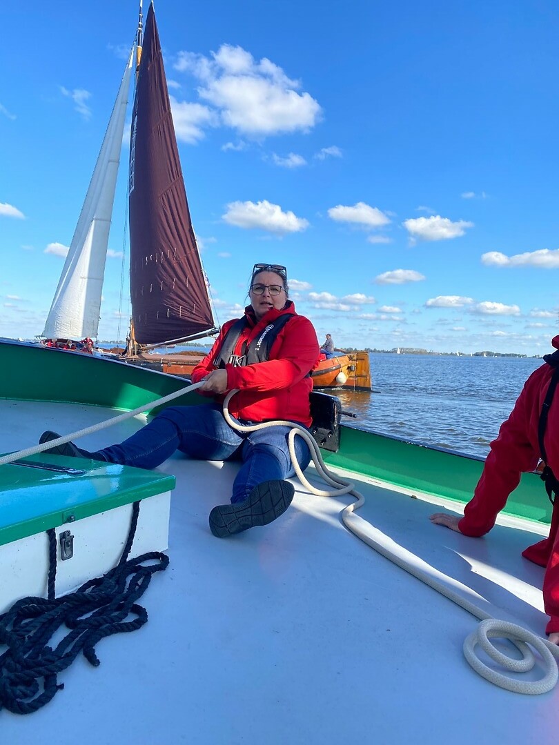 Ik op de zeilboot
