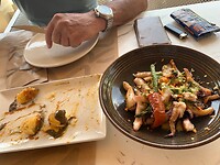 Inktvis (Sepia) ook tijdens de lunch maar is niet aan te raden.