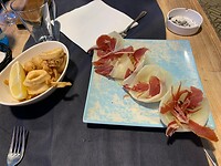 Meloen met serranoham bij restaurant El Volanti in Estartit. Heerlijk