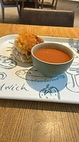 Lunch, soep en broodje