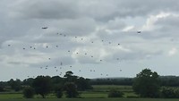 Dropping parachutisten