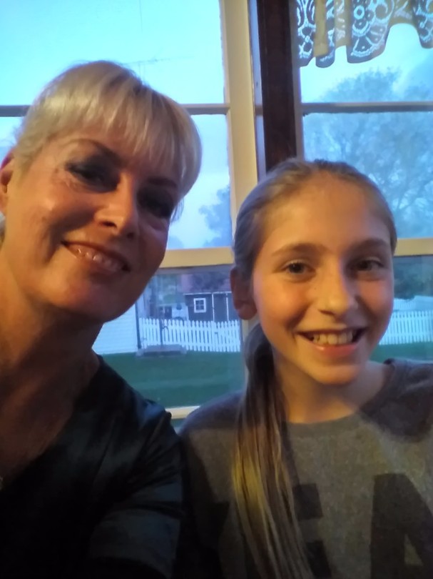 Met Ava