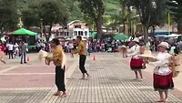 20211024 Dans op plein te Sandoná