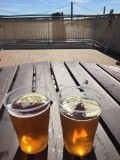 Proost! Op Jip zijn gezondheid.