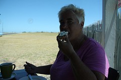 Aan de scones bij Cape Leeuwin