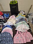 Mooie babykleertjes mutsjes